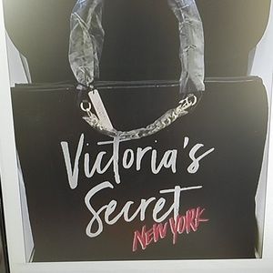 NWT❤ Victoria's Secret Weekender tote New York